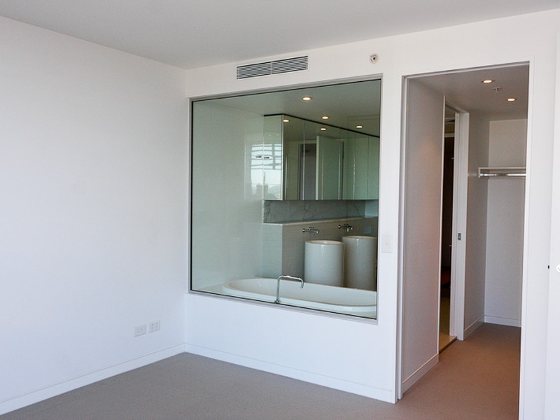 21601/4 Charles Avenue, Broadbeach QLD 4218