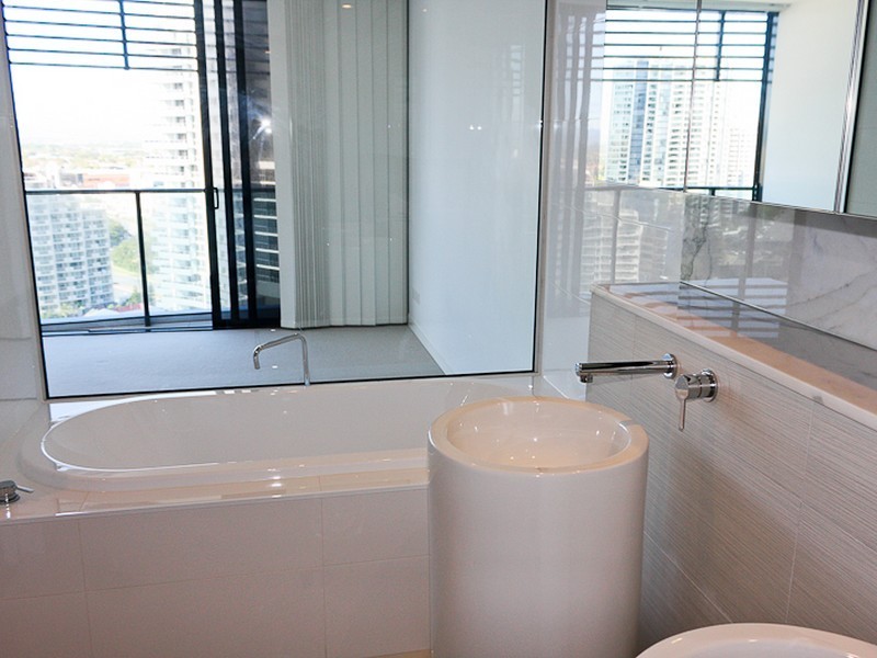 21601/4 Charles Avenue, Broadbeach QLD 4218