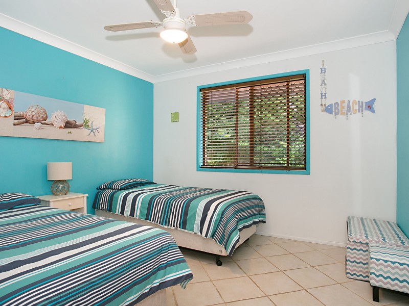 32 Mountain View Avenue, Burleigh Waters QLD 4220