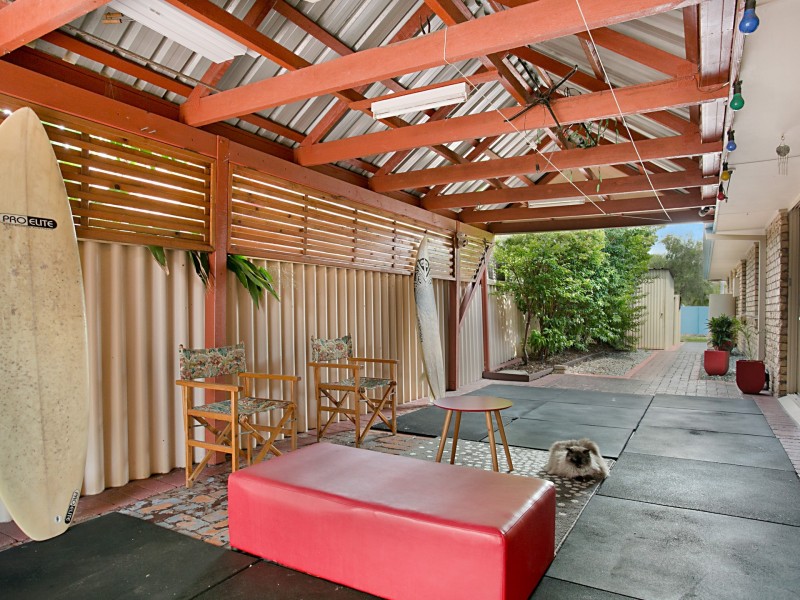 32 Mountain View Avenue, Burleigh Waters QLD 4220