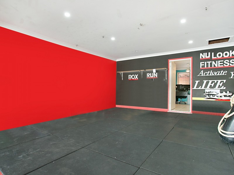 32 Mountain View Avenue, Burleigh Waters QLD 4220