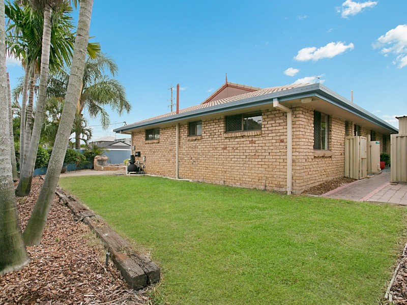 32 Mountain View Avenue, Burleigh Waters QLD 4220