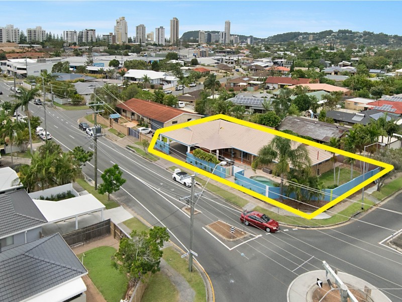 32 Mountain View Avenue, Burleigh Waters QLD 4220