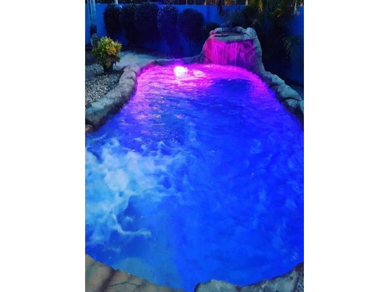 32 Mountain View Avenue, Burleigh Waters QLD 4220