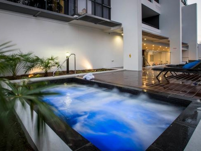 Unit 25/2729-2733 Gold Coast Highway, Broadbeach QLD 4218