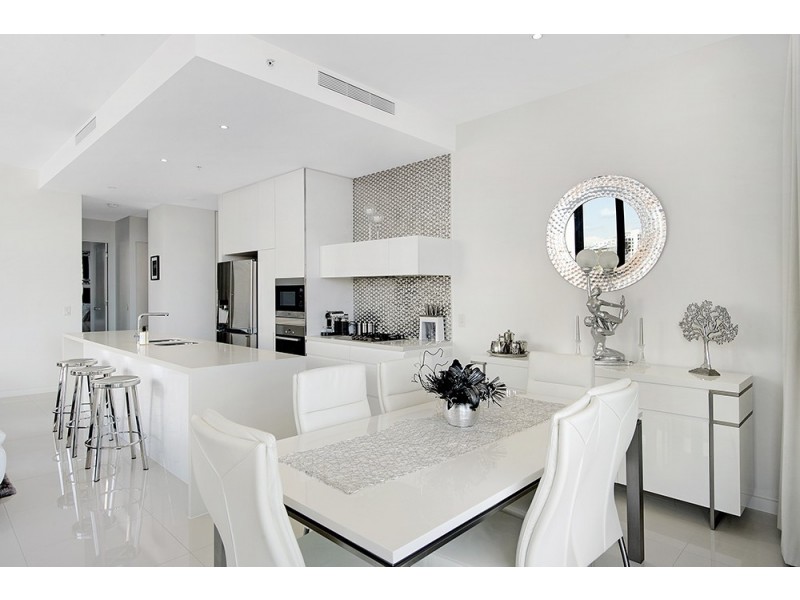 10404/1 Oracle Boulevard, Broadbeach QLD 4218