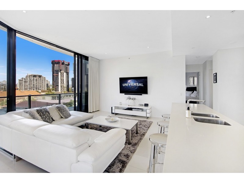 10404/1 Oracle Boulevard, Broadbeach QLD 4218