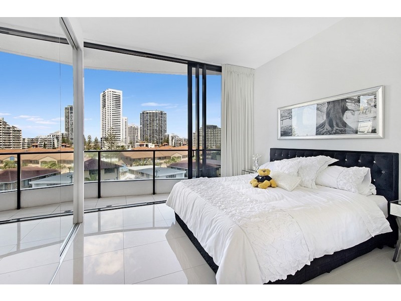 10404/1 Oracle Boulevard, Broadbeach QLD 4218