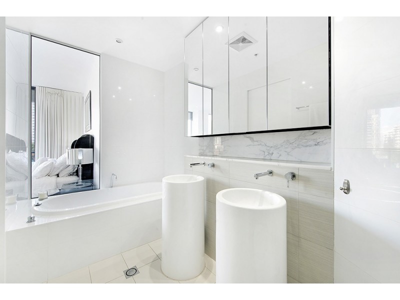 10404/1 Oracle Boulevard, Broadbeach QLD 4218