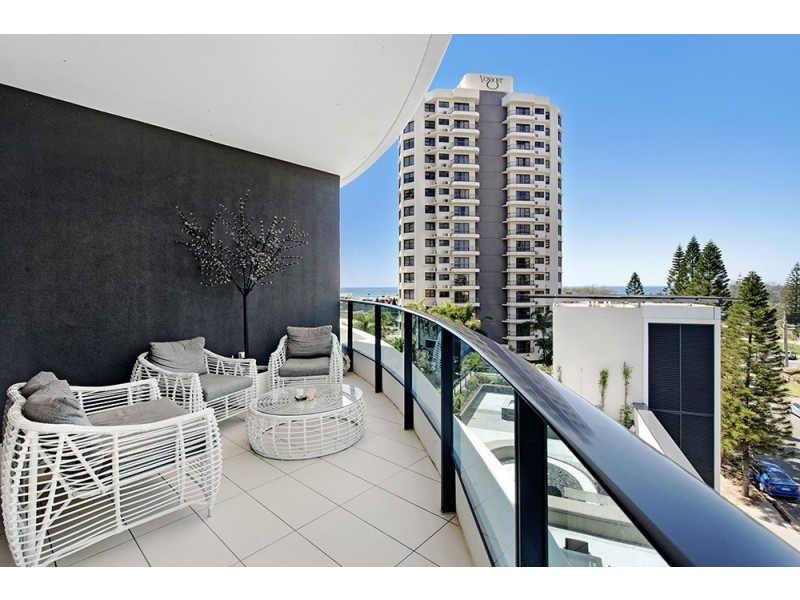 10404/1 Oracle Boulevard, Broadbeach QLD 4218