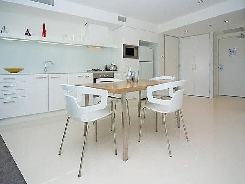 707/9 Hamilton Avenue, Surfers Paradise QLD 4217