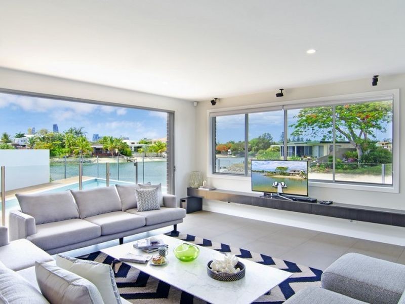 14 Palmetto Court, Broadbeach Waters QLD 4218