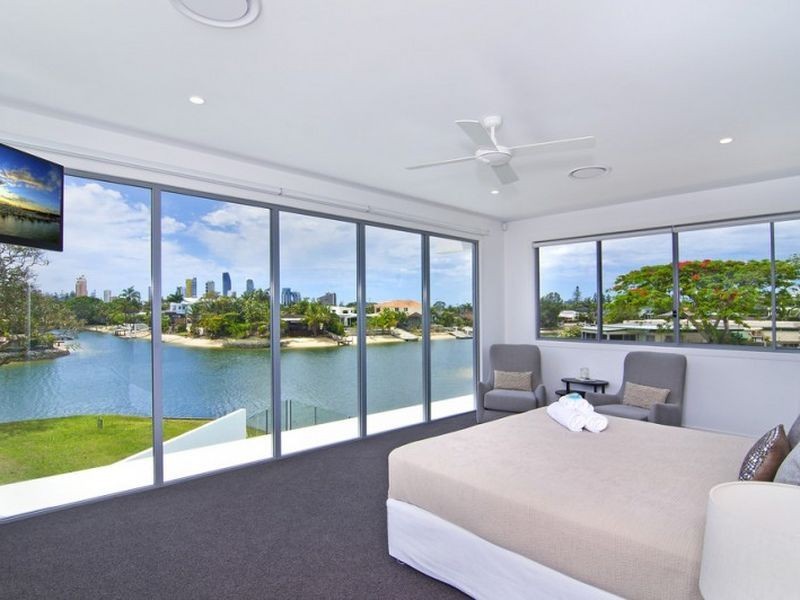 14 Palmetto Court, Broadbeach Waters QLD 4218