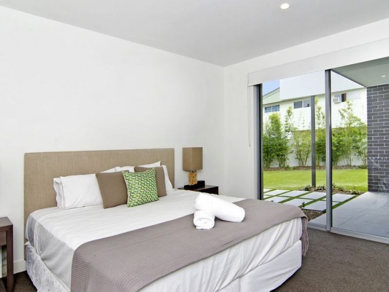 14 Palmetto Court, Broadbeach Waters QLD 4218