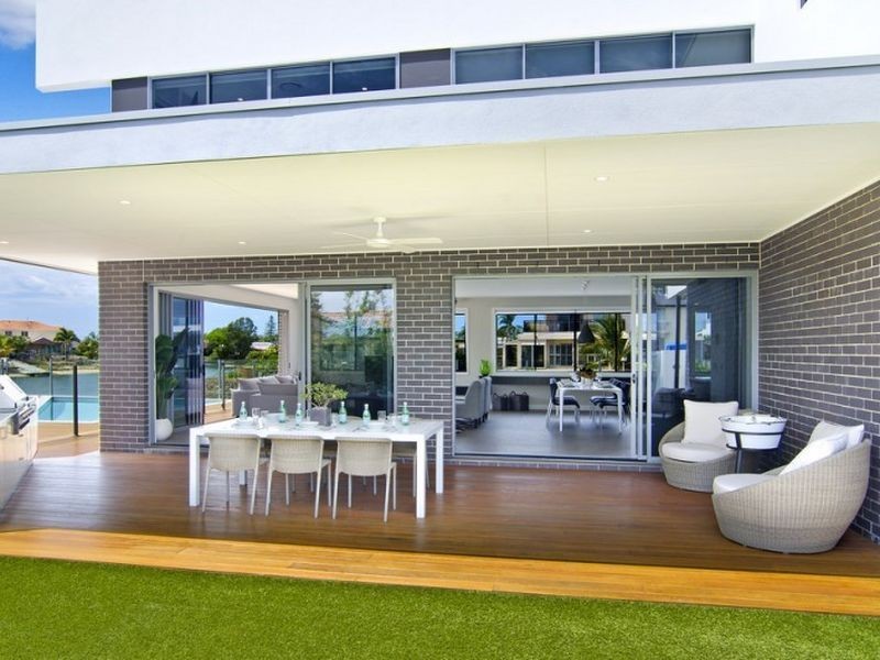 14 Palmetto Court, Broadbeach Waters QLD 4218
