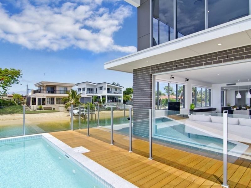 14 Palmetto Court, Broadbeach Waters QLD 4218
