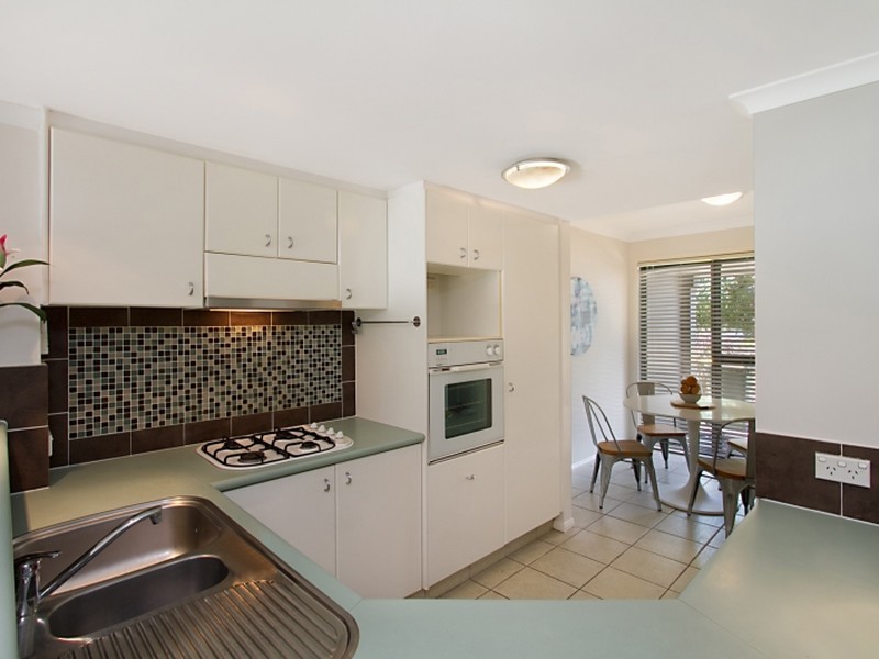 2/19 Santa Barbara Road, Hope Island QLD 4212