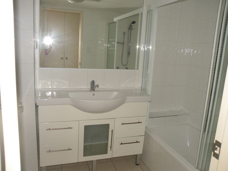 9/35 Old Burleigh Road, Surfers Paradise QLD 4217