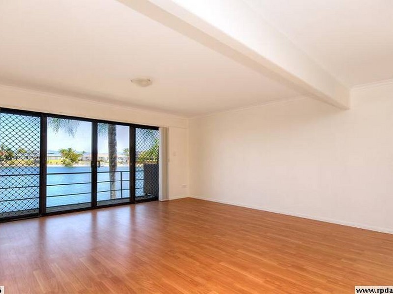 7/17 Duet Drive, Mermaid Waters QLD 4218