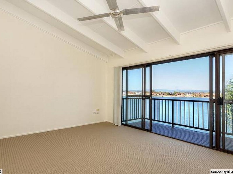 7/17 Duet Drive, Mermaid Waters QLD 4218