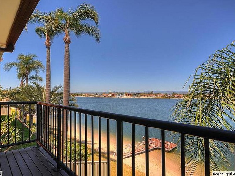 7/17 Duet Drive, Mermaid Waters QLD 4218