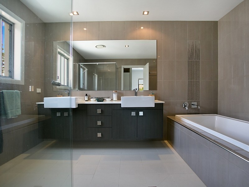 2/18 Drury Avenue, Southport QLD 4215