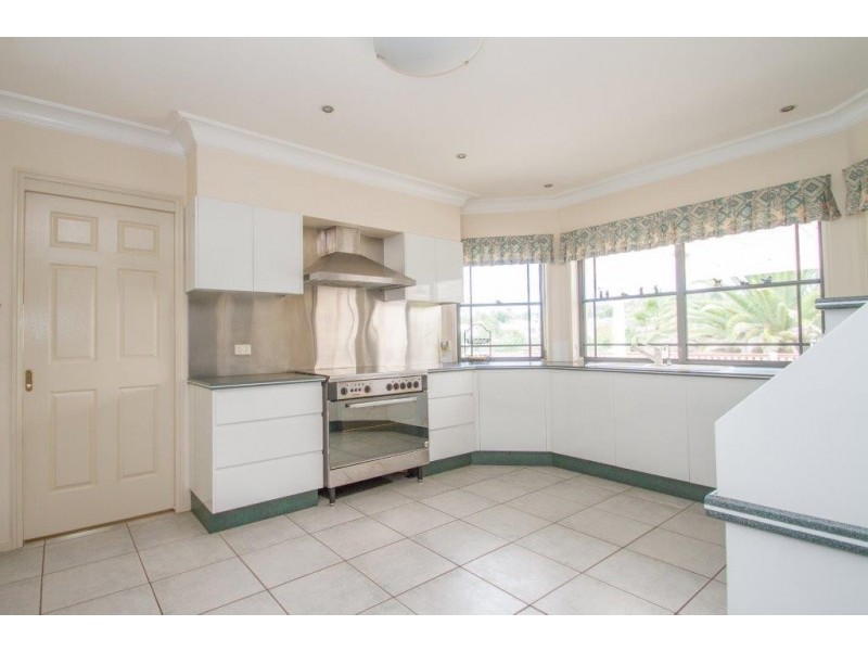 22-24 Leslie Parade, Stanthorpe QLD 4380