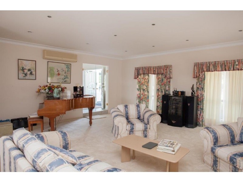 22-24 Leslie Parade, Stanthorpe QLD 4380