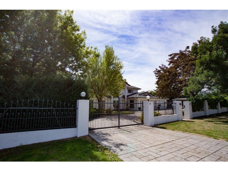 22-24 Leslie Parade, Stanthorpe QLD 4380