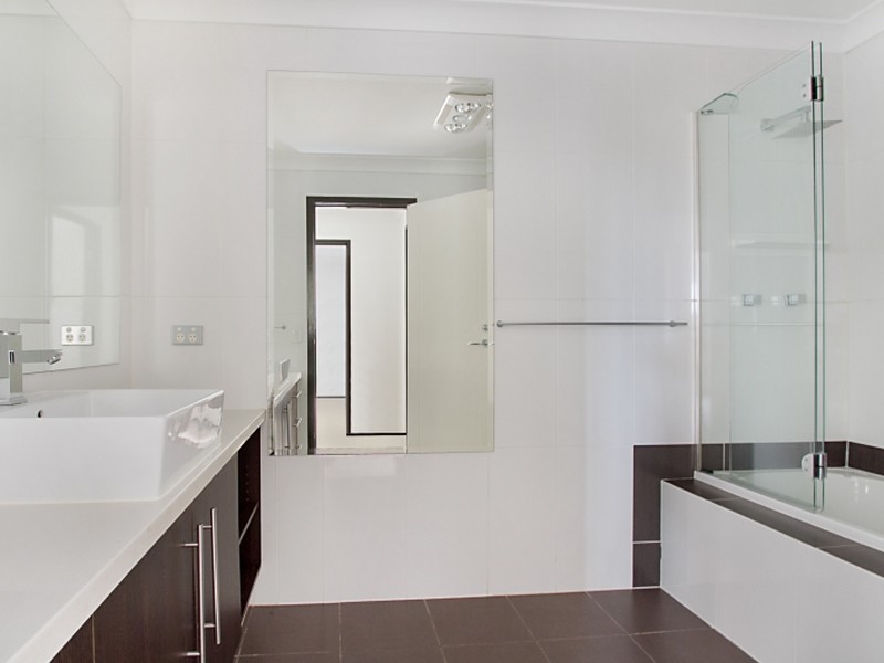 1 Arbour Place, Carrara QLD 4211