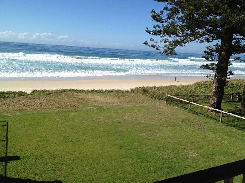 25 Hedges Avenue, Mermaid Beach QLD 4218