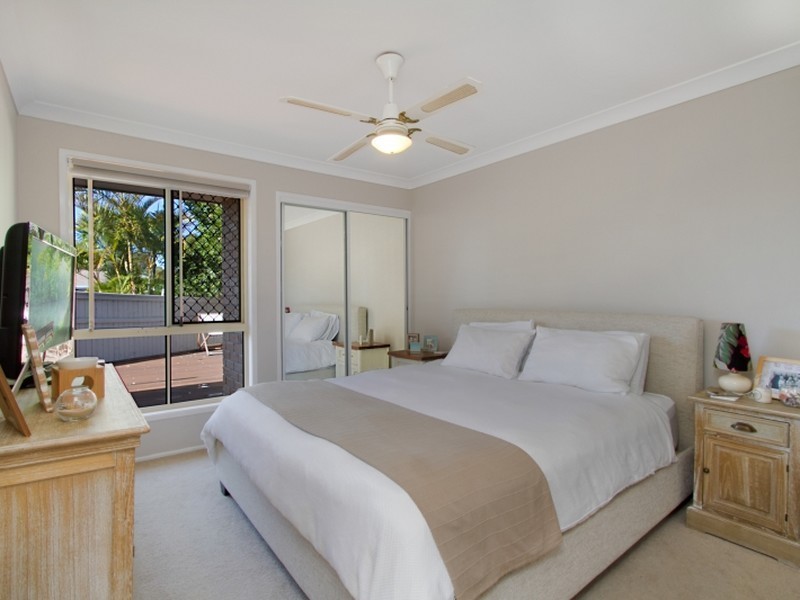 2/17 Mojave Drive, Burleigh Waters QLD 4220