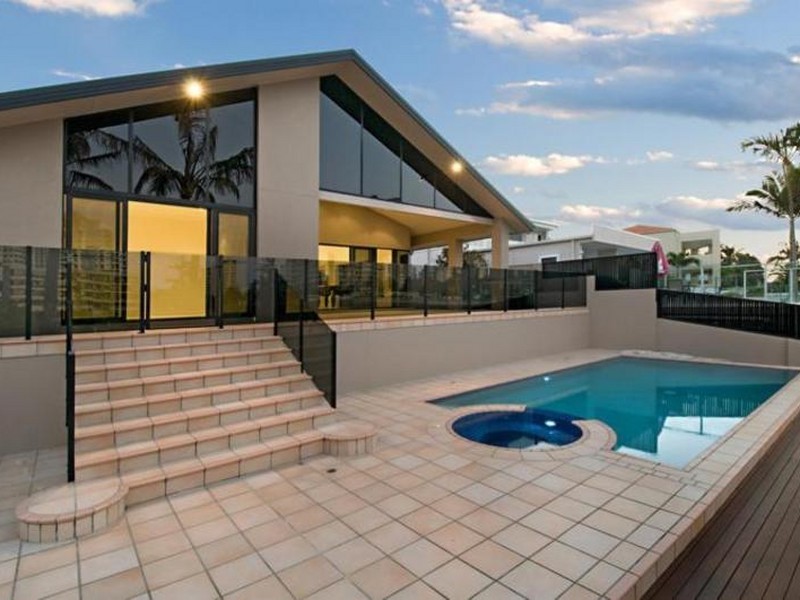 22 Amalfi Drive, Isle Of Capri QLD 4217