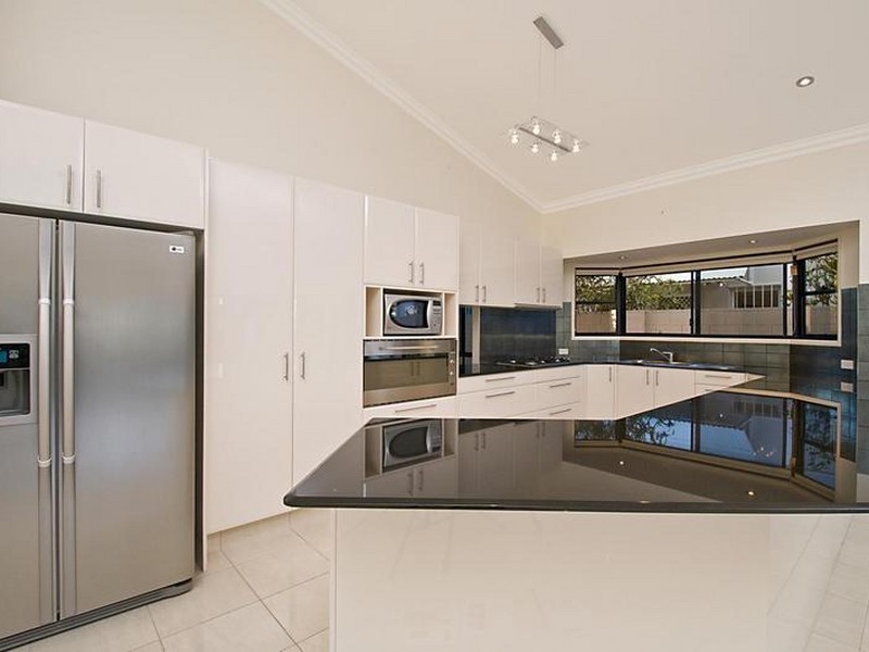 22 Amalfi Drive, Isle Of Capri QLD 4217