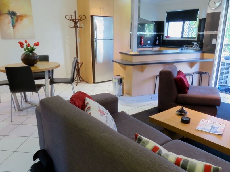 2/22 Wharf Road, Surfers Paradise QLD 4217