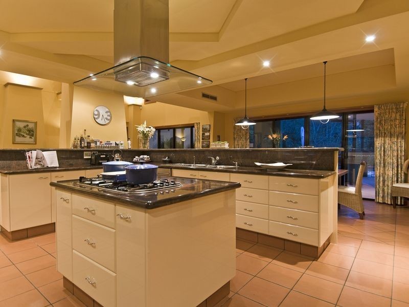 29 Kentia Court, Elanora QLD 4221