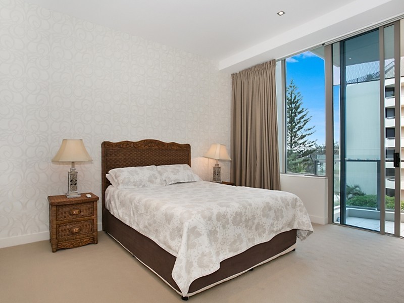 302/252 Hedges Avenue, Mermaid Beach QLD 4218