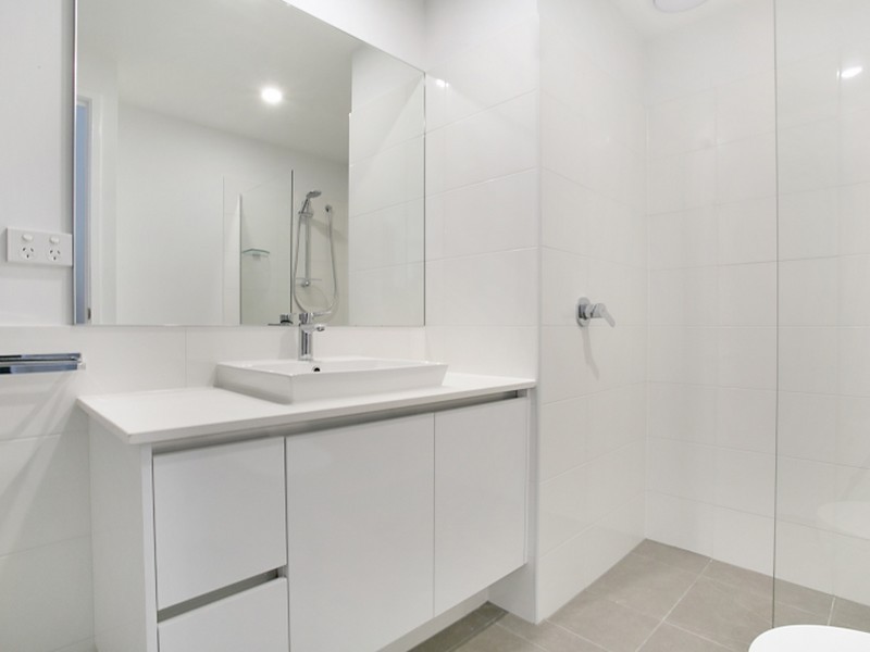 Apartment 3112/1 Waterford Court, Bundall QLD 4217