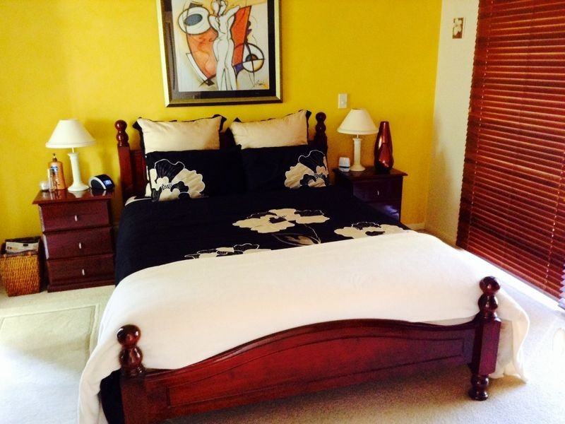 70 Coronet Crescent, Burleigh Waters QLD 4220