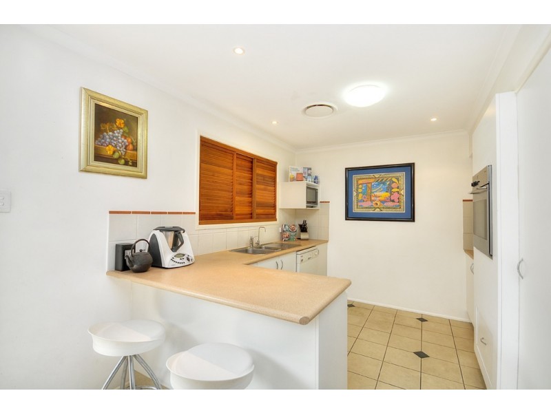 13 Collins Crescent, Benowa QLD 4217