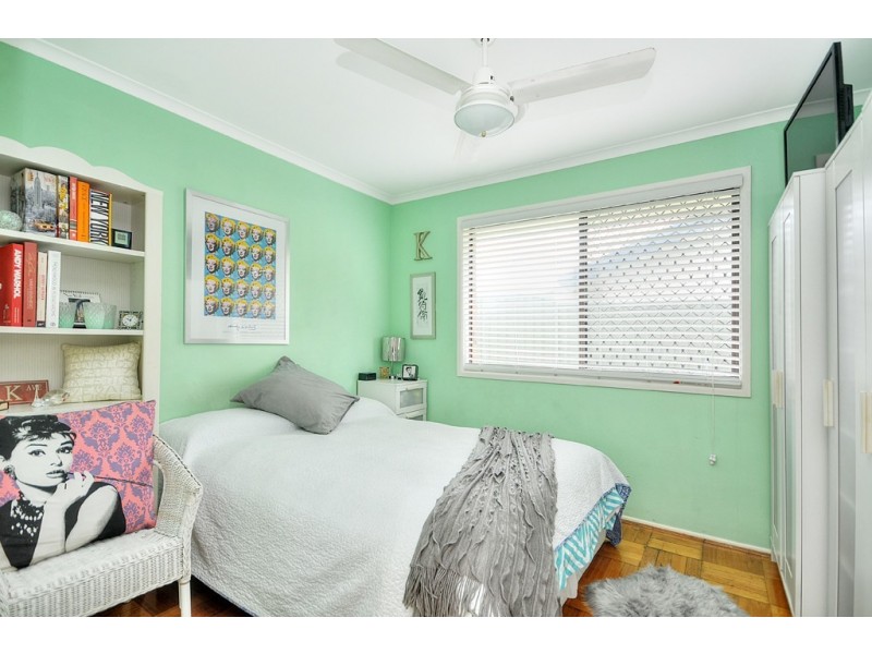 13 Collins Crescent, Benowa QLD 4217