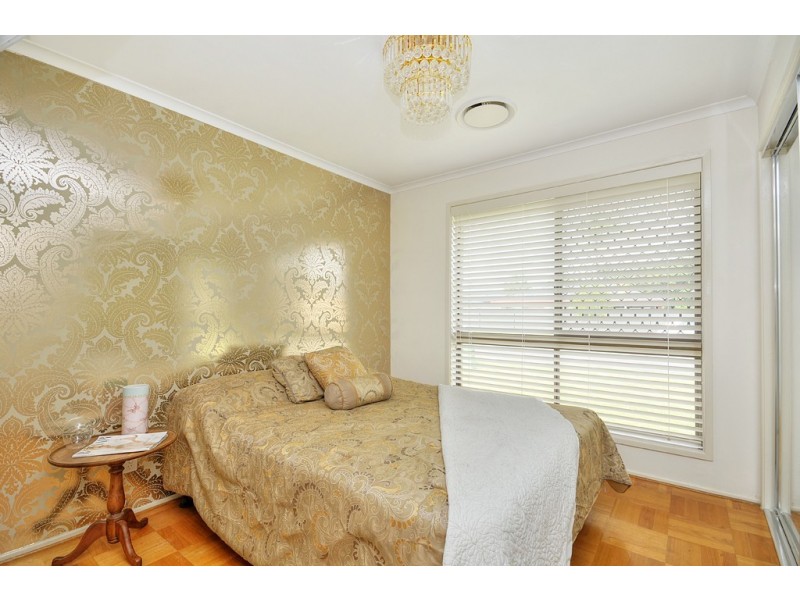 13 Collins Crescent, Benowa QLD 4217