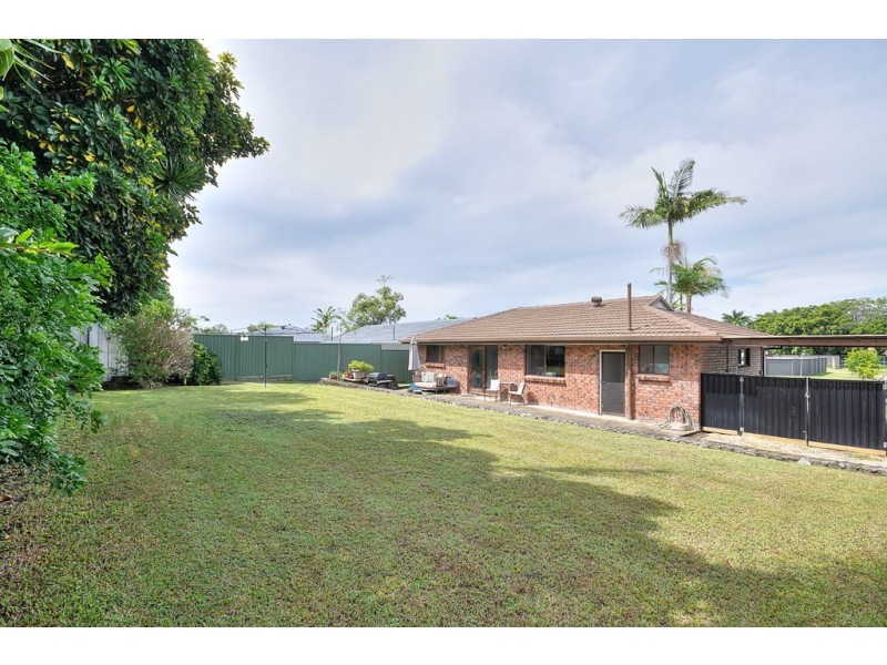 13 Collins Crescent, Benowa QLD 4217