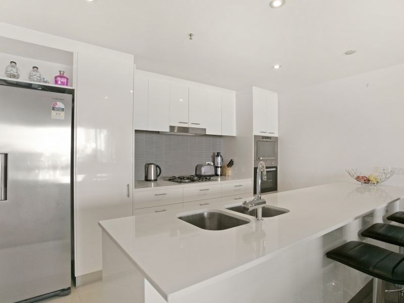 1511/33 TE Peters Driive, Broadbeach Waters QLD 4218