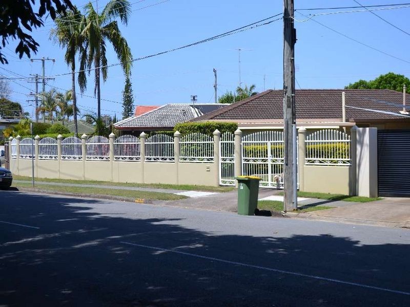 6 Melody Street, Mermaid Waters QLD 4218