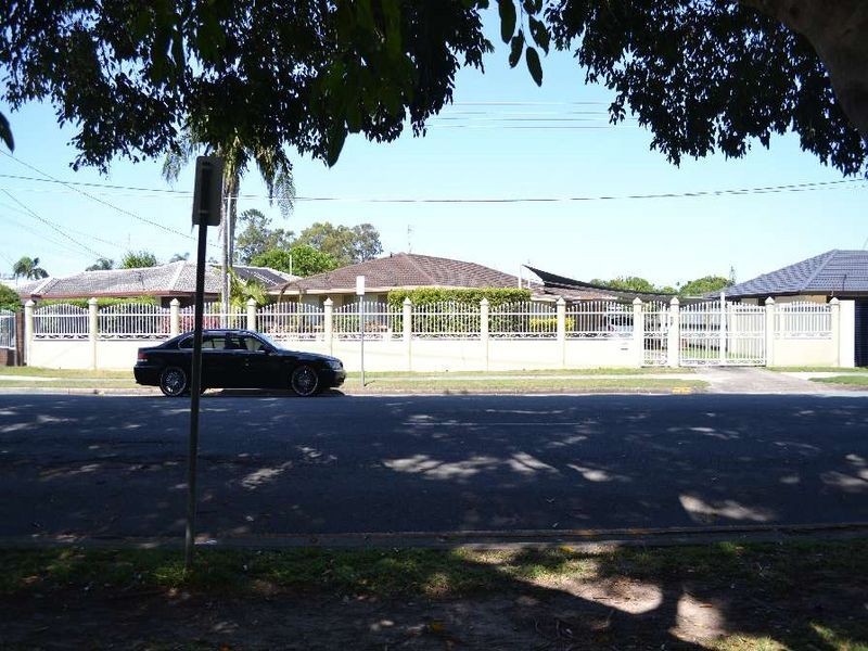 6 Melody Street, Mermaid Waters QLD 4218
