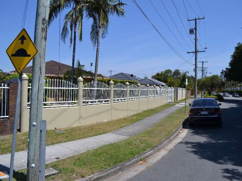 6 Melody Street, Mermaid Waters QLD 4218