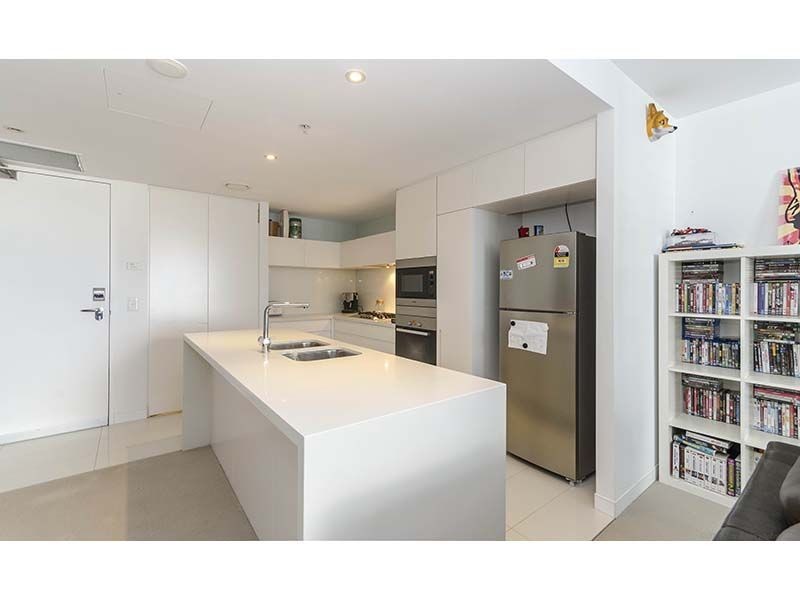 21601/4 Charles Avenue – ‘Oracle’, Broadbeach QLD 4218