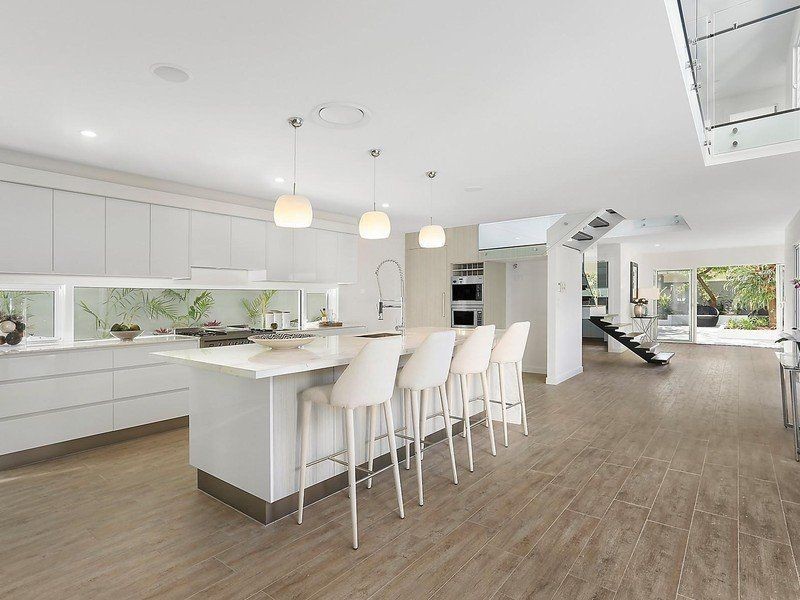 51 Amalfi Drive, Isle Of Capri QLD 4217
