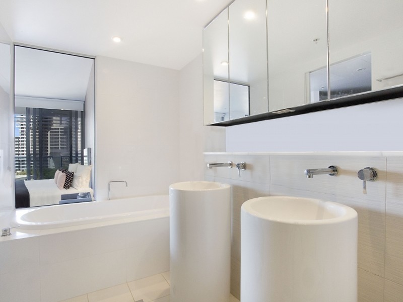 Broadbeach QLD 4218